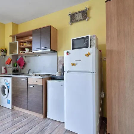 Apartament ~ Waves ~ 1bd Flat By The Sea Ravda